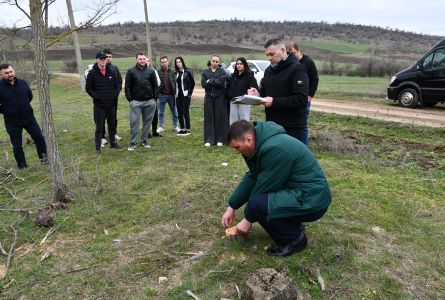 Atelier de legislație silvică pentru studenții la Drept din Comrat, cu exerciții practice în teren