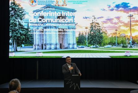 Geografi din Republica Moldova și România discută la Chișinău despre mediu, climă și dezvoltarea teritoriilor